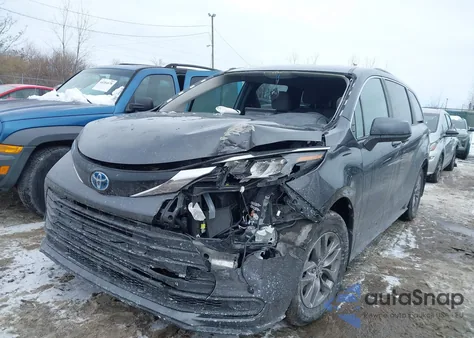 2025 Toyota Sienna Le z USA, uszkodzony, nr VIN 5TDKRKEC6SS283467